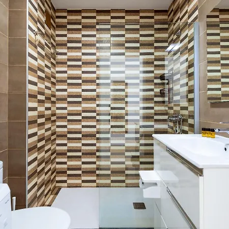 Lenas Modern Apartamento *