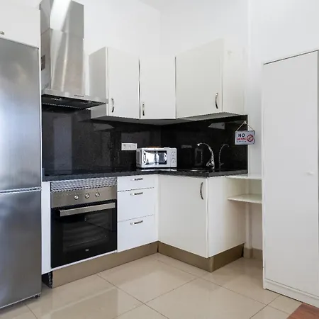 Lenas Modern Apartment *